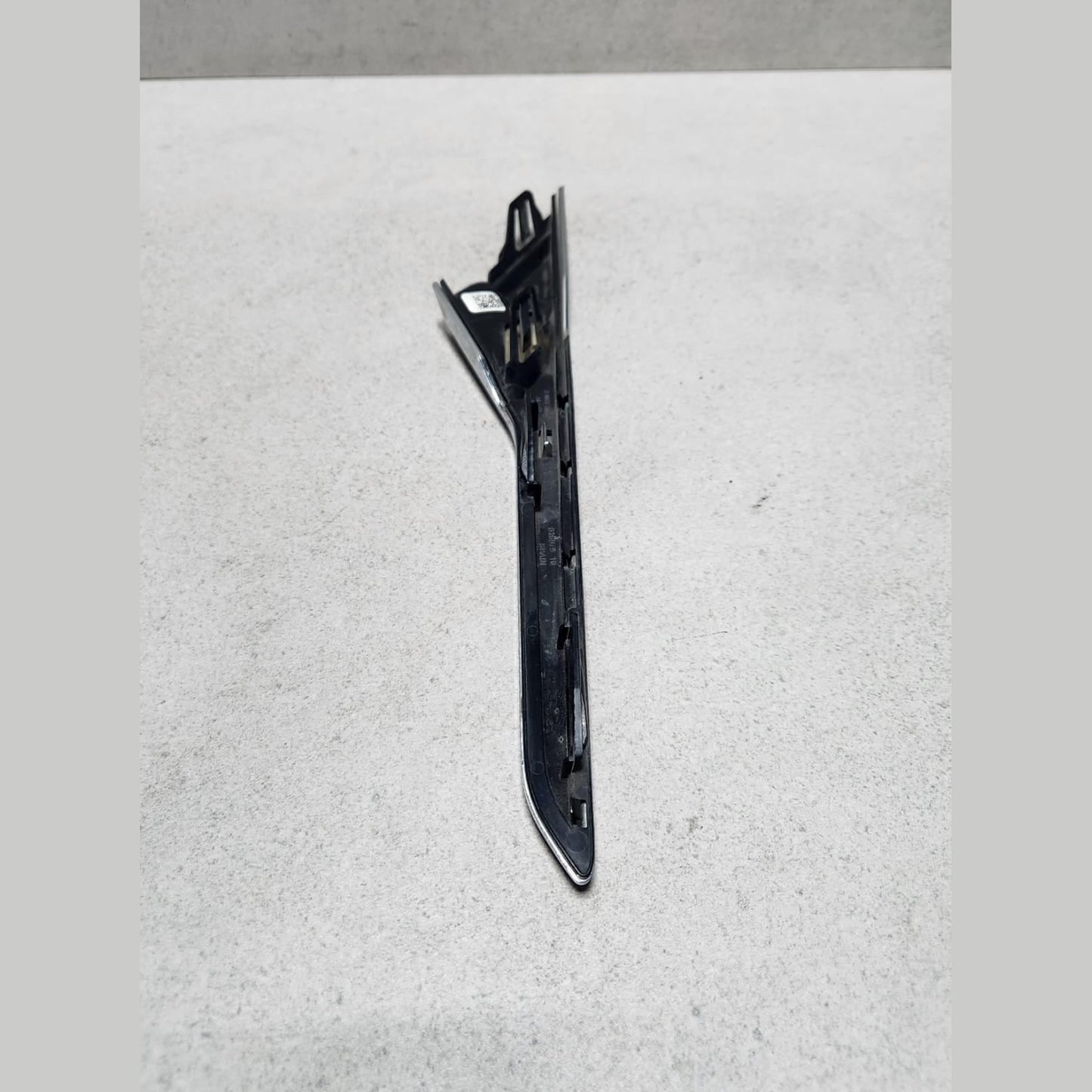2016-2023 BMW M5 Front Fender Air Duct Trim 8063206 M5 F90