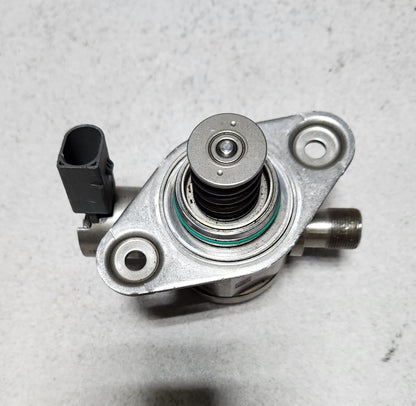2012-2016 Mercedes-Benz C300 High Pressure Fuel Pump A2760700601 C E S Class 