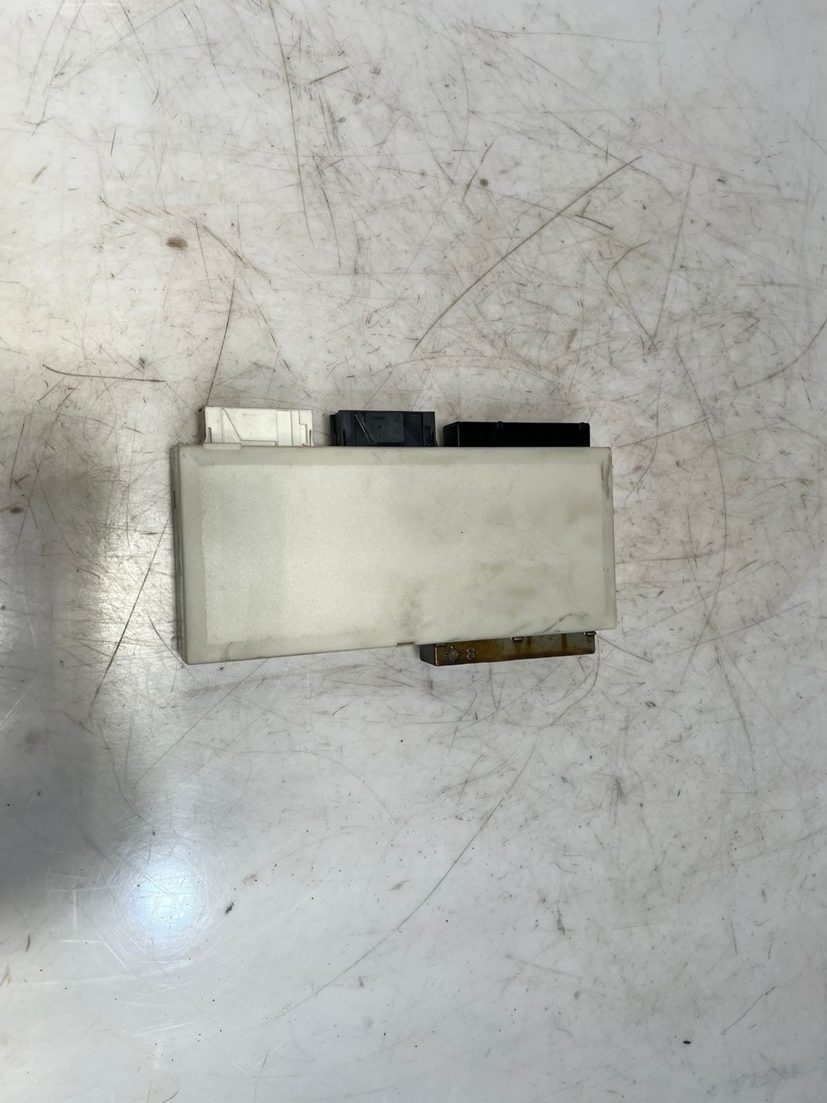 1996-2003 BMW 5 E39 E38 520I GM3 Body Control Module BCM 8376692 OEM
