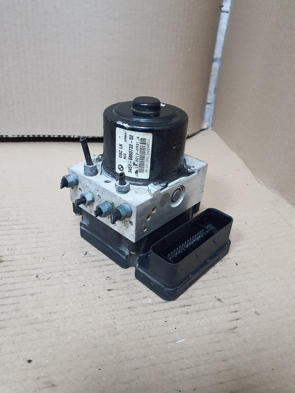 2014-2015 BMW F30 F31 F32 328d ABS DSC ANTI LOCK HYDRAULIC PUMP Control 6860733