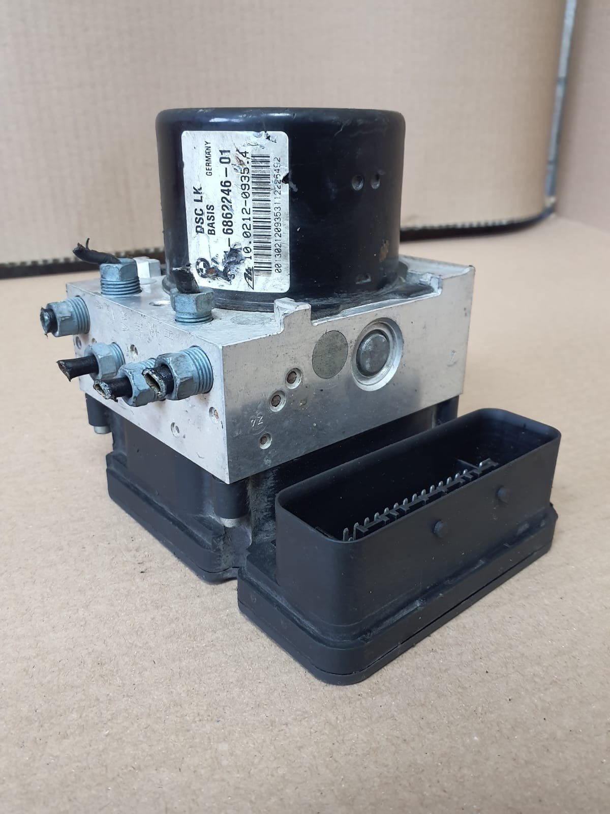 2012-2013 BMW 1' 3' F20 F30 F31 320i DSC ABS Pump Control Module 6862246-01