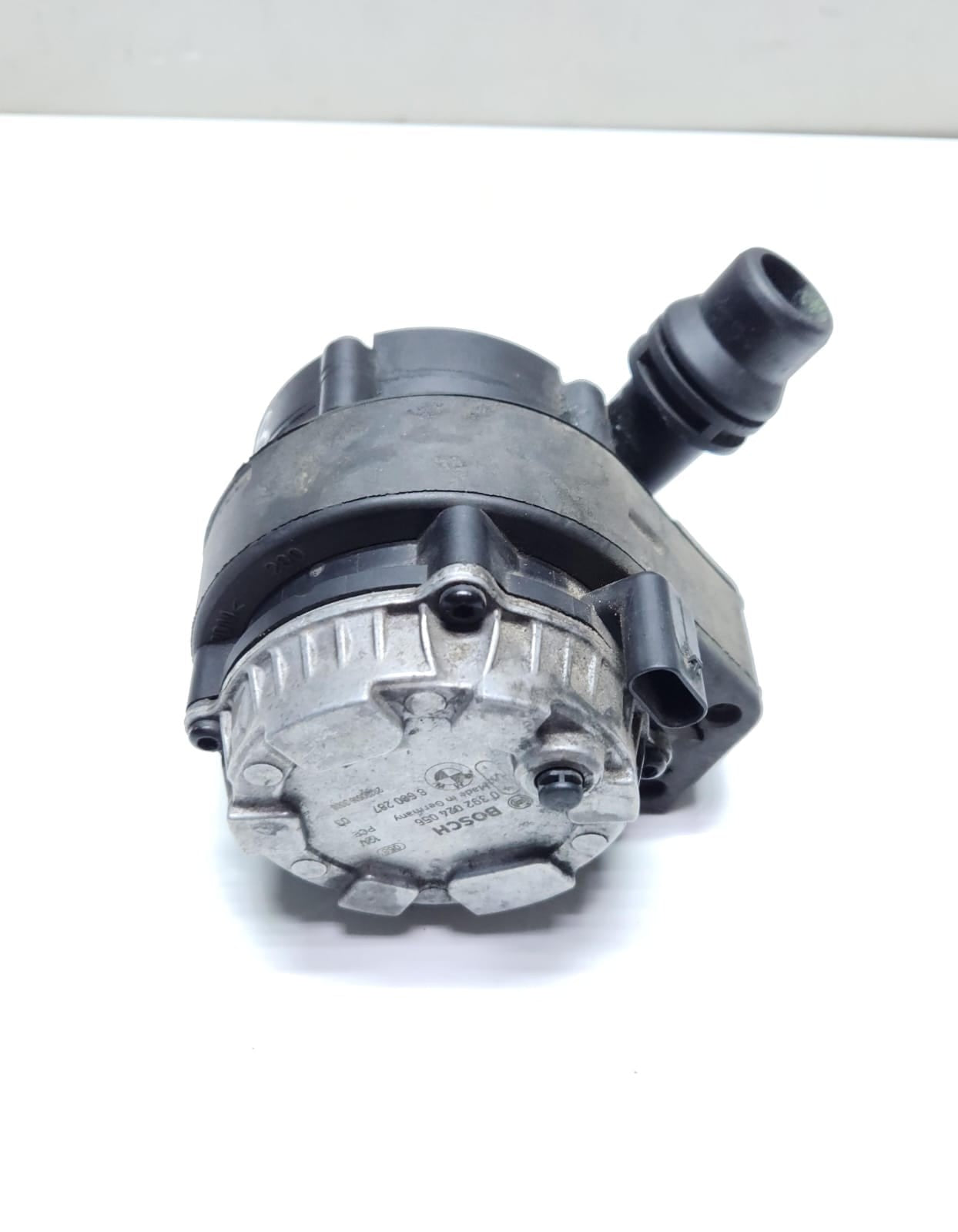 2014-2020 BMW i8 Auxiliary Water Pump 8600287
