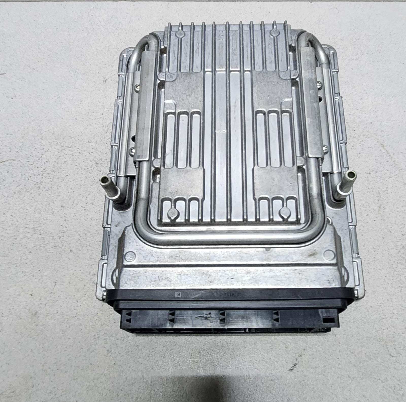 2009-2012 BMW 750i Engine Control Module 7598345