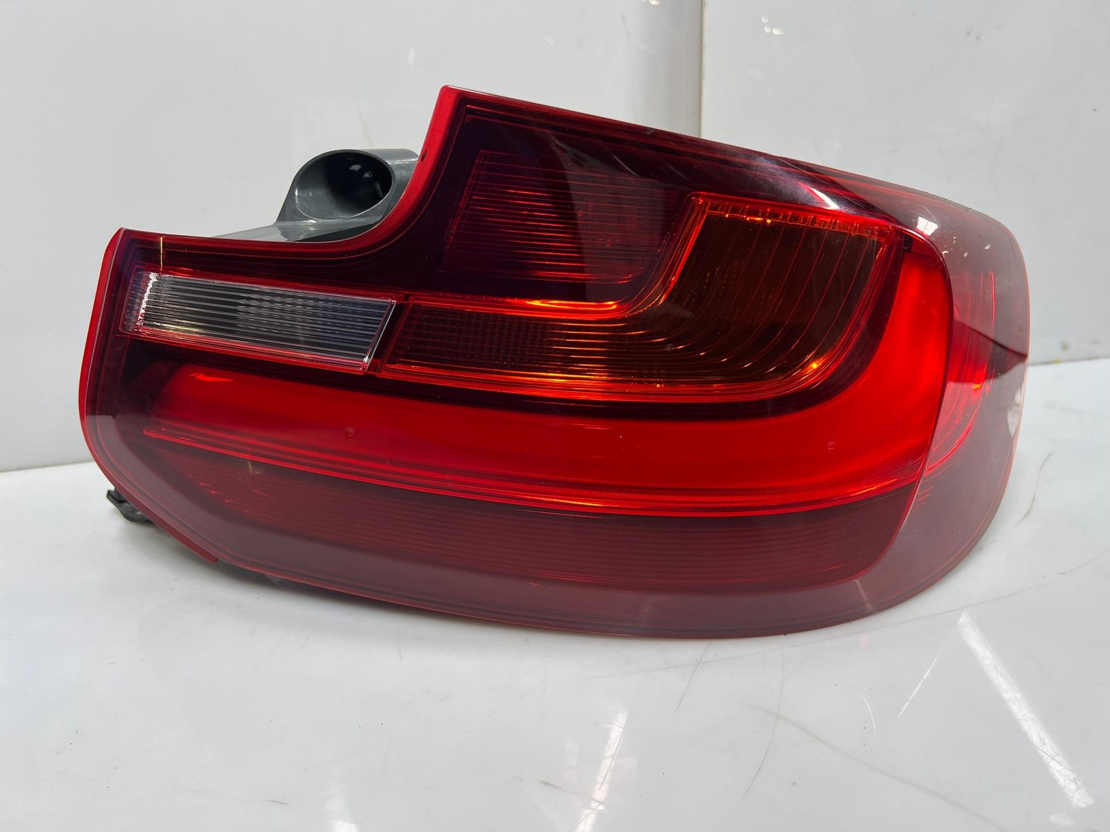 OEM BMW Rear Tail Light Assembly 7295424 Right Genuine 2' F22, F23, F87 OEM