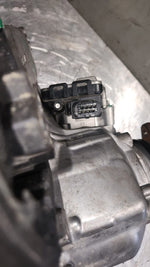 Bild in die Galerieansicht laden, 2011-2013 BMW X5 Transfer Case 7643758 E70 E71 X5 X6 ATC45L