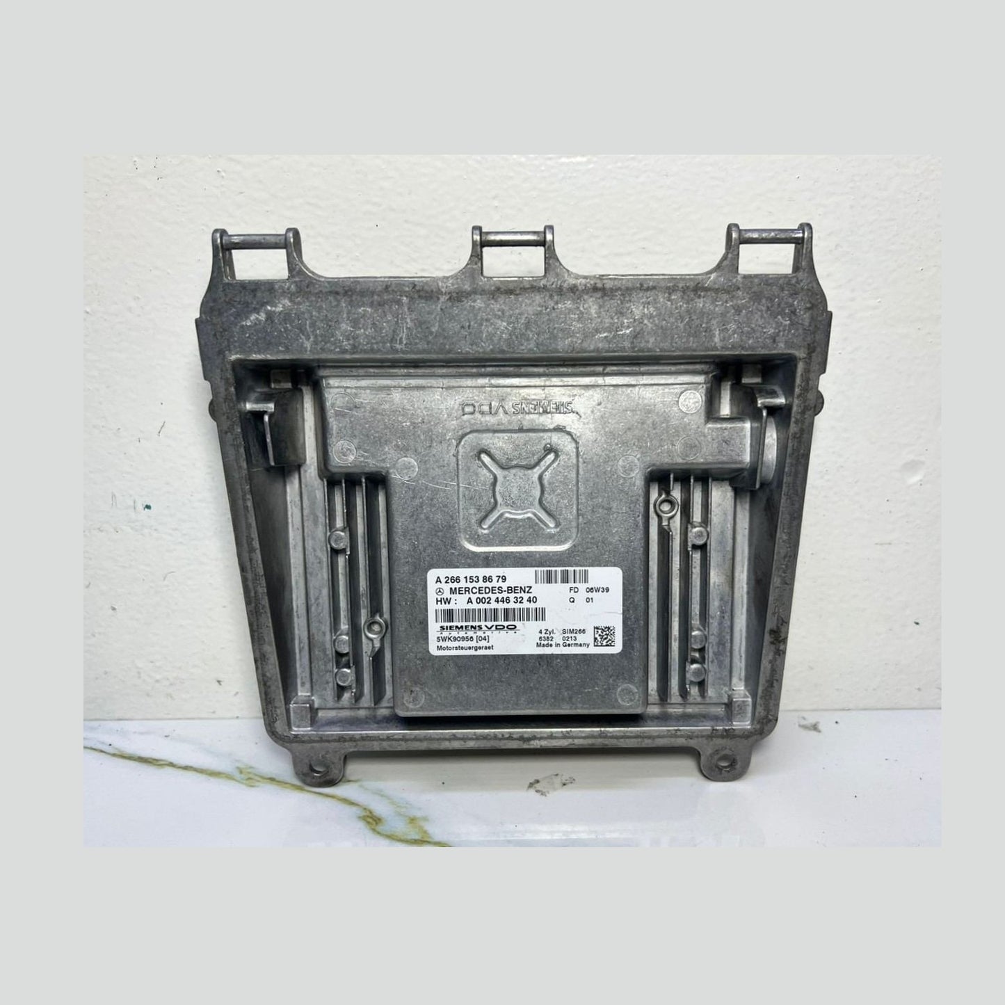 Mercedes-Benz Engine Control Module A 266 153 86 79