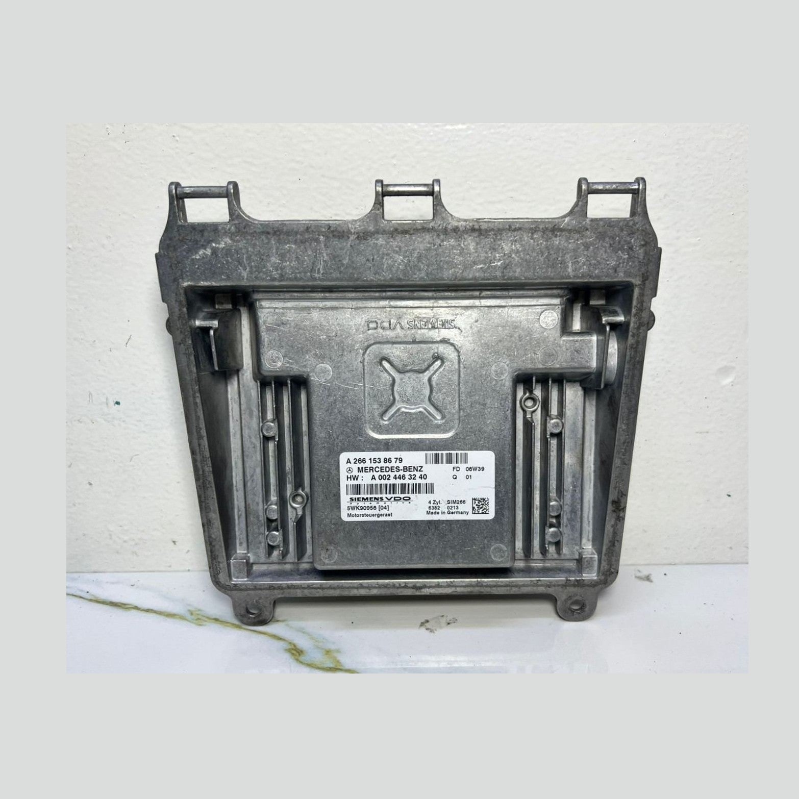 Mercedes-Benz Engine Control Module A 266 153 86 79