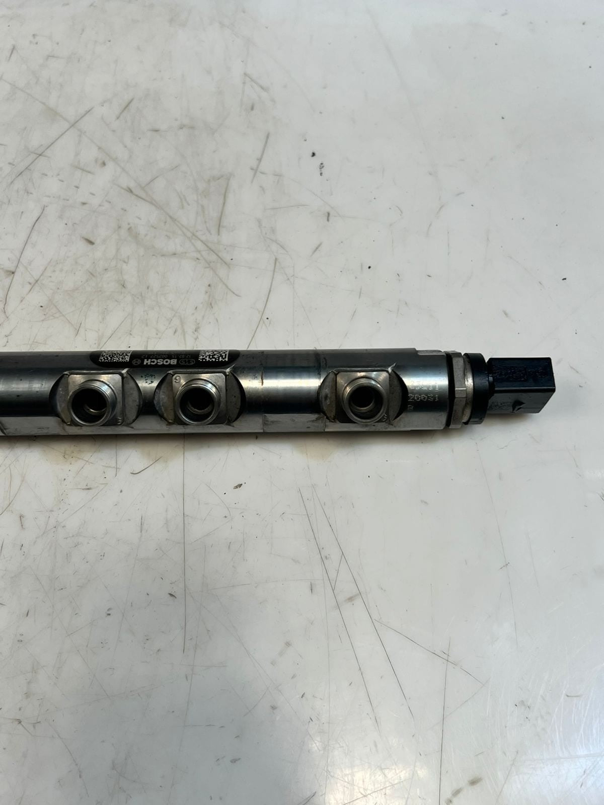 BMW 3 Series F30 F31 F35 320d 328d DIESEL Fuel Injection Rail 7800601 OEM