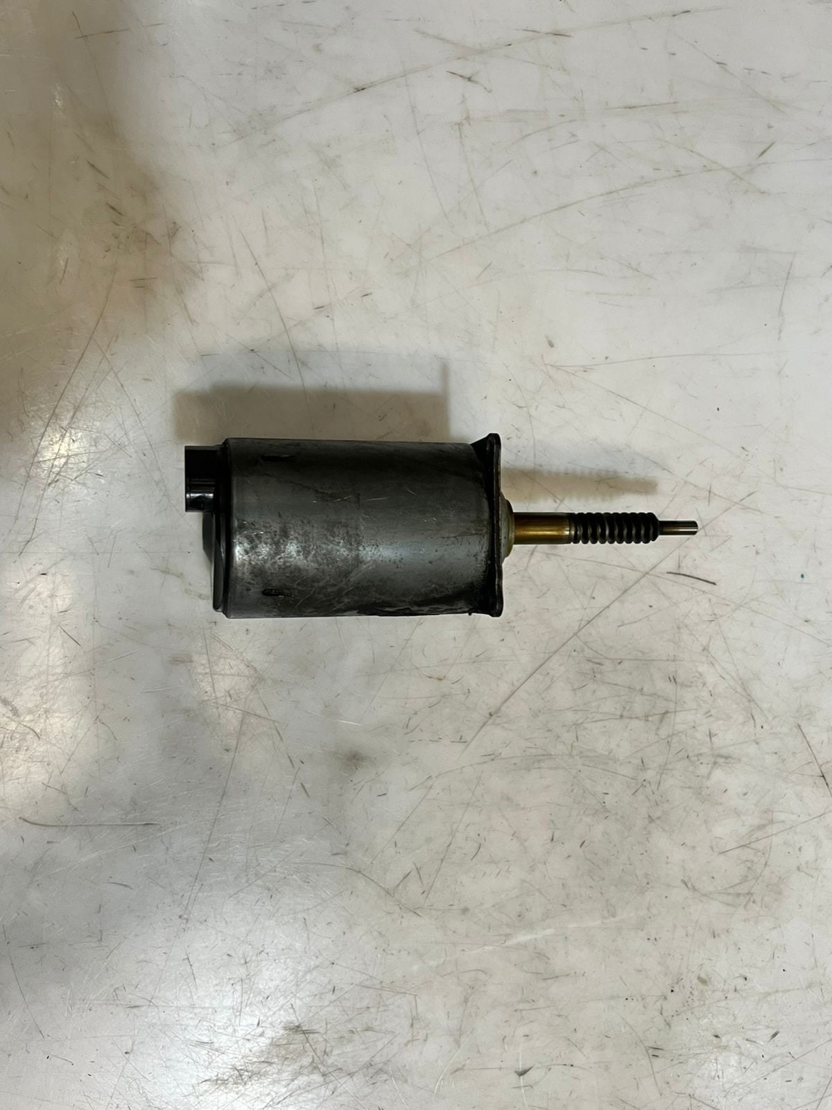 2002-2005 BMW 7 Series E65 E66 and 745i Camshaft Actuator 7506788 OEM