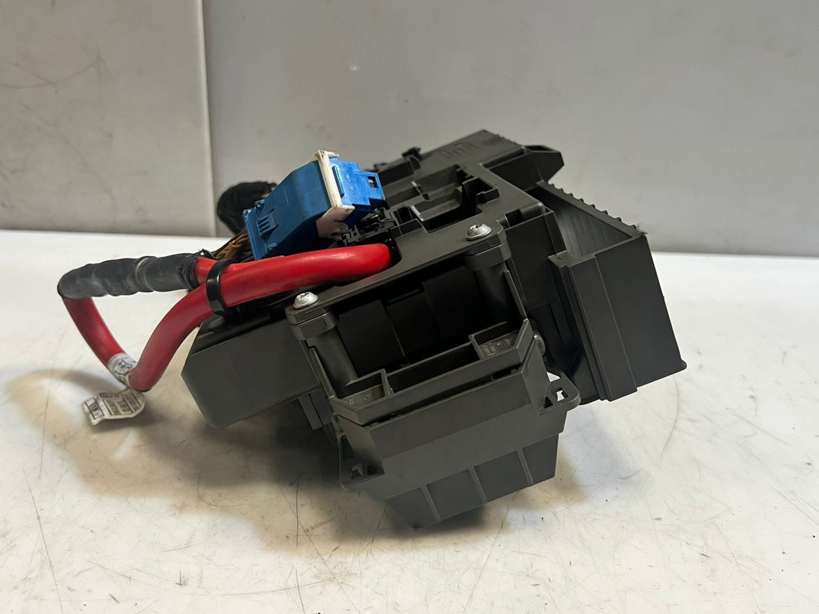 BMW Z4 E89 Sdrive18i Power Distribution Fuse Box Front Plastic Metal 9154971 OEM