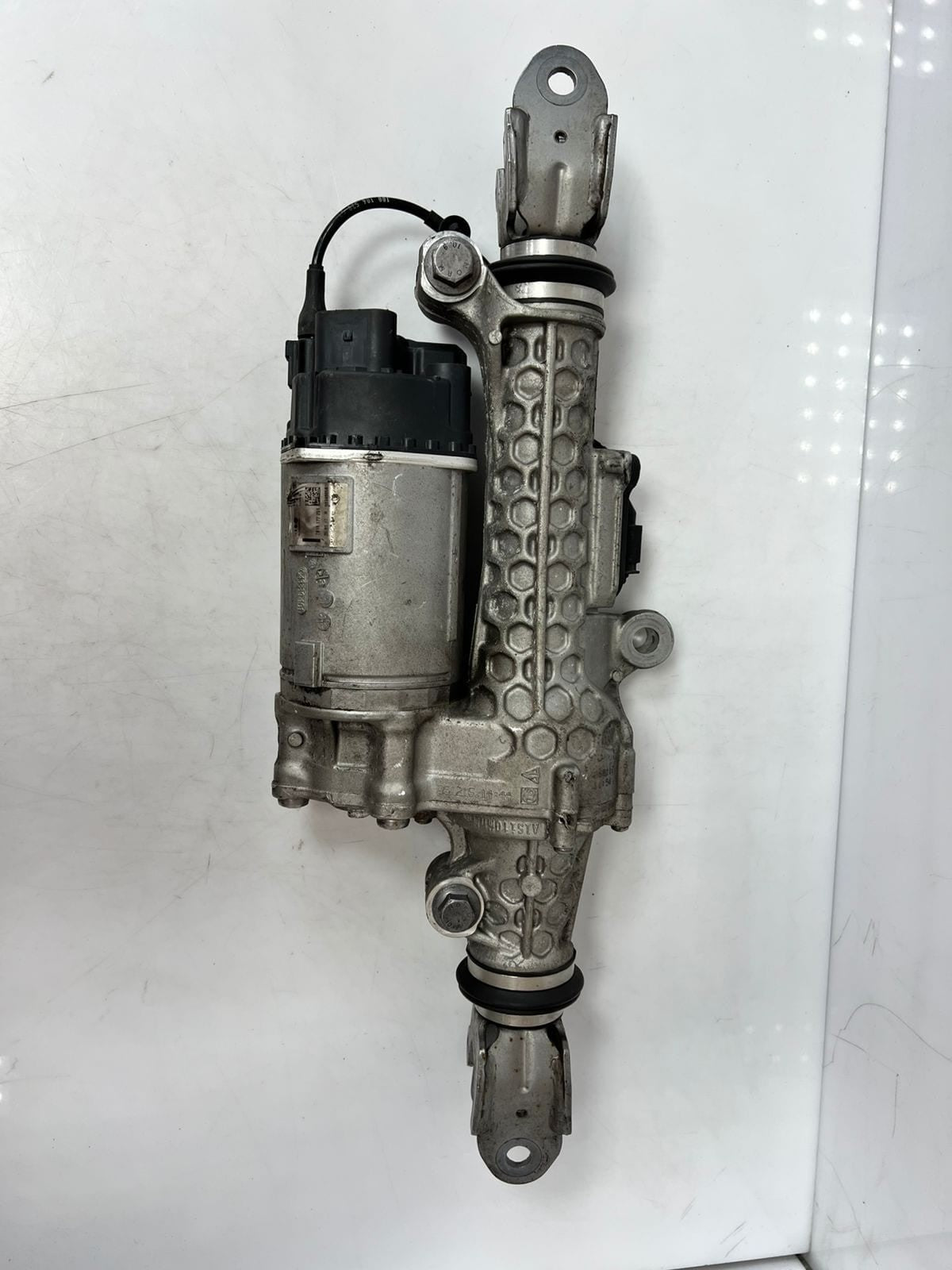 2018-20 BMW M550i G30 760i M760i Rear Power Steering Rack And Pinion 6883728 01