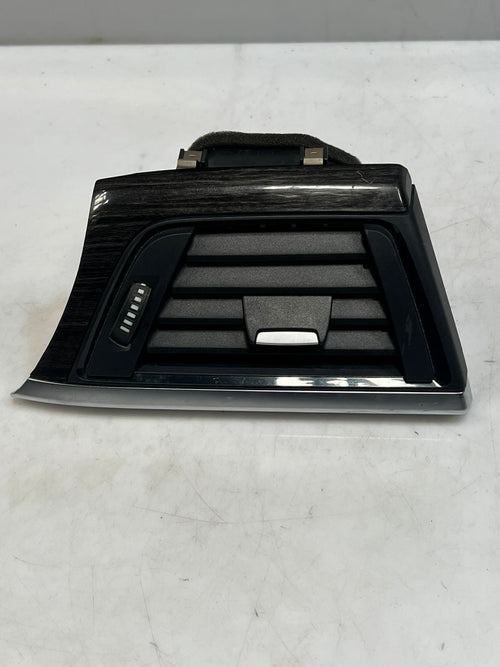 BMW 4' F30, F31, F80 Dashboard Air Vent Grille Right 9231995 OEM