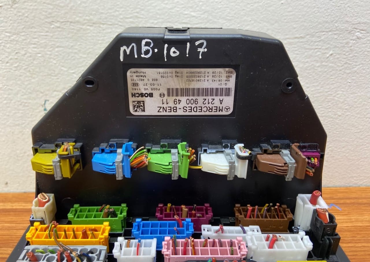 2012-16 Mercedes E200 Front SAM Fuse Box Control Module A2129004911 E-Class W212