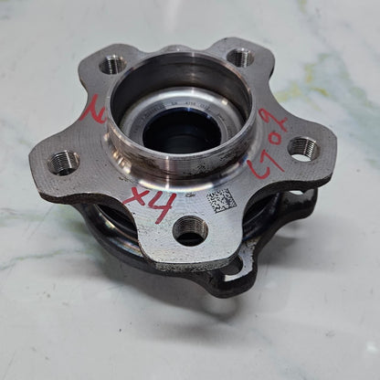 OEM BMW G20, G21, G30, G31, G38, G01 Wheel Hub With Bearing 6871193