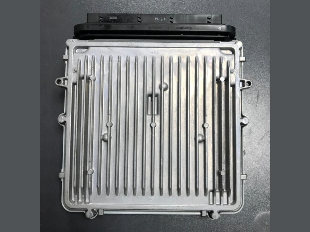 BMW 5, 7 SERIES F07 , F02 N57 ENGINE CONTROL UNIT ECU ECM DDE 8516753