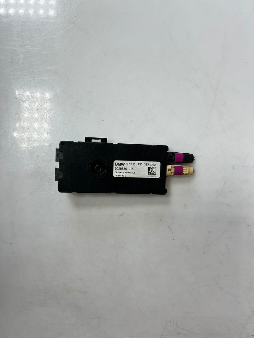 BMW 1 Series F20 F21 Diversity Antenna Amplifier AM/ FM VICS 9226886 OEM
