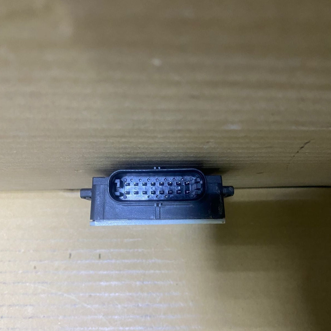 2016-2017 BMW 740i Blind Spot Detection Radar Sensor 6877834 G30 5 Series and G1