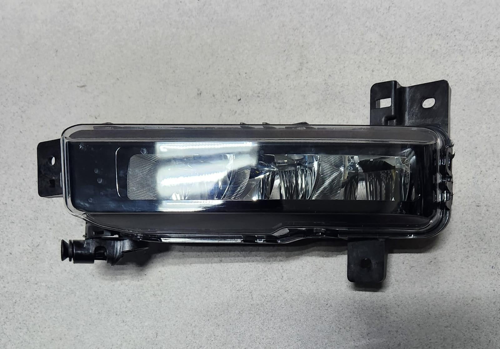 2020-2024 BMW 320i Fog Light LED Left 7433787 3 Series G20 G21 and 2 Series F44