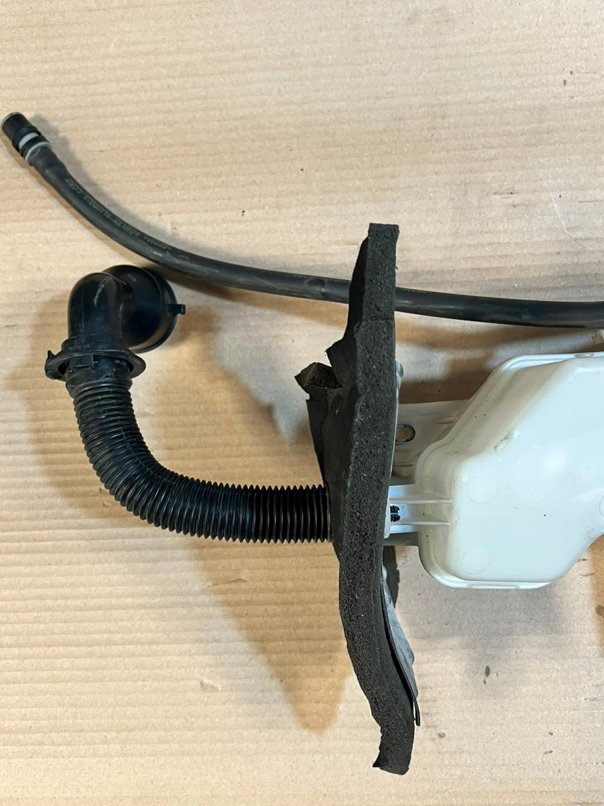 2013-2017 BMW X5 F15 Windshield Washer Fluid Reservoir/Tank BOTTLE 7292424 OEM
