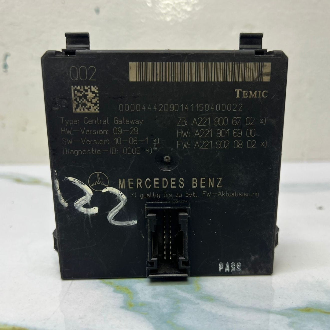 2007-2013 Mercedes-Benz S550 Central Gateway Control Module A221 9006702 W221 S-