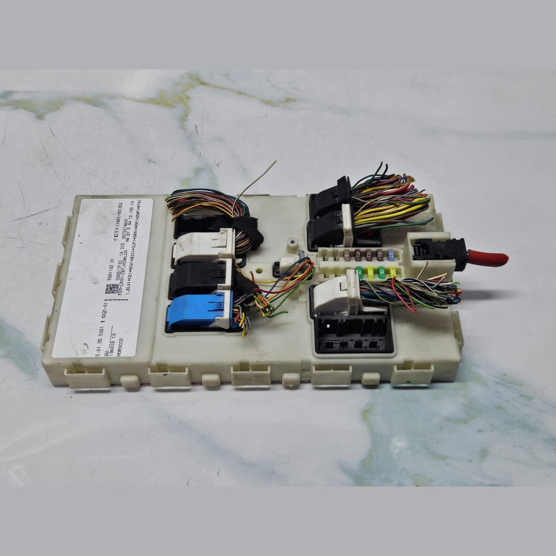BMW F20 N13 FRONT ELECTRONIC FUSE RELAY DOMAIN BODY CONTROL MODULE 9381102