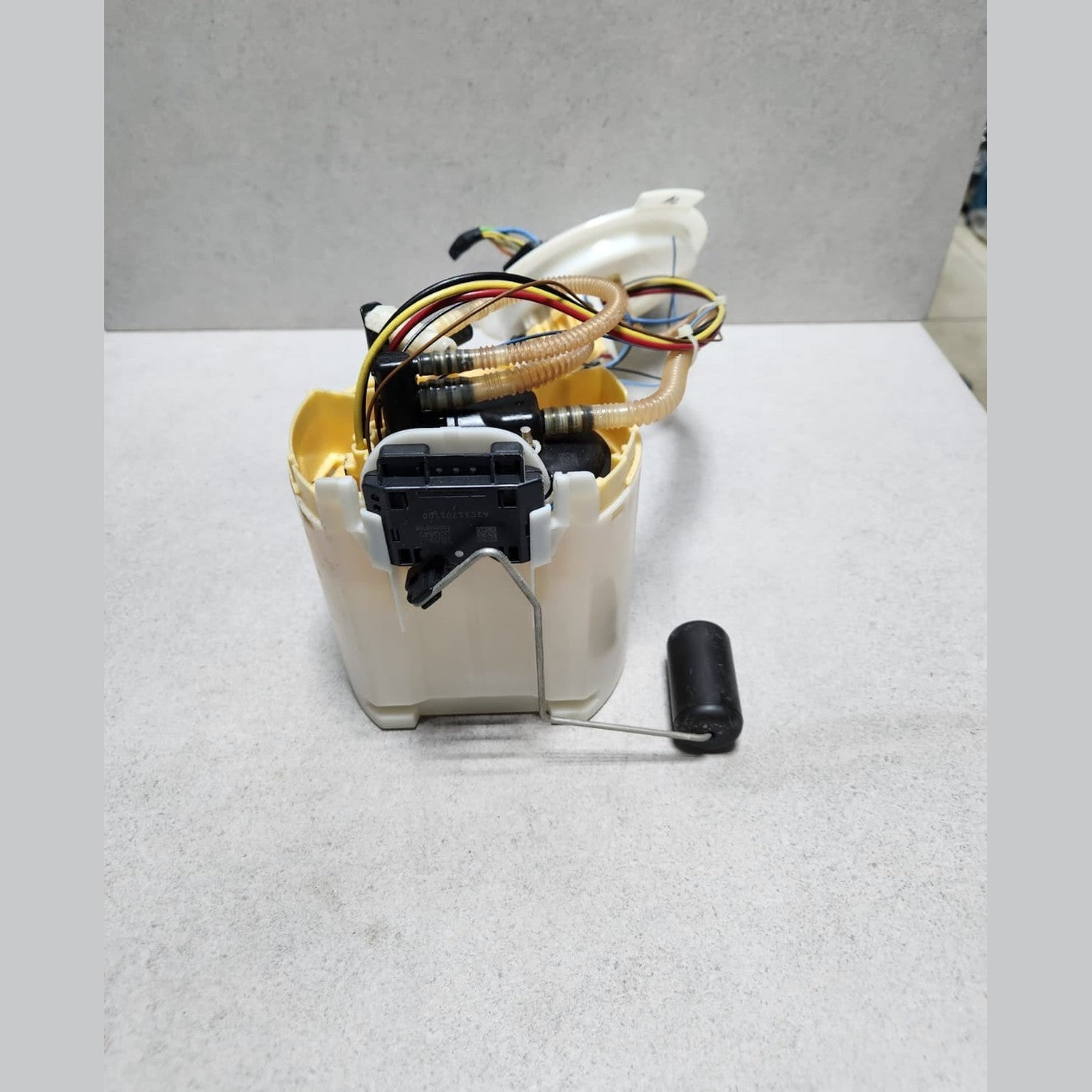 2017-2025 BMW 330i Fuel Pump Assembly 7473444 3 Series G20 G21 G22
