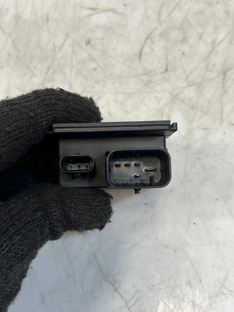 BMW MINI 2 4 Series F22 F87 F32 F33 F55 F56 F11 F57 2.0D Glow Plug Relay 8514120