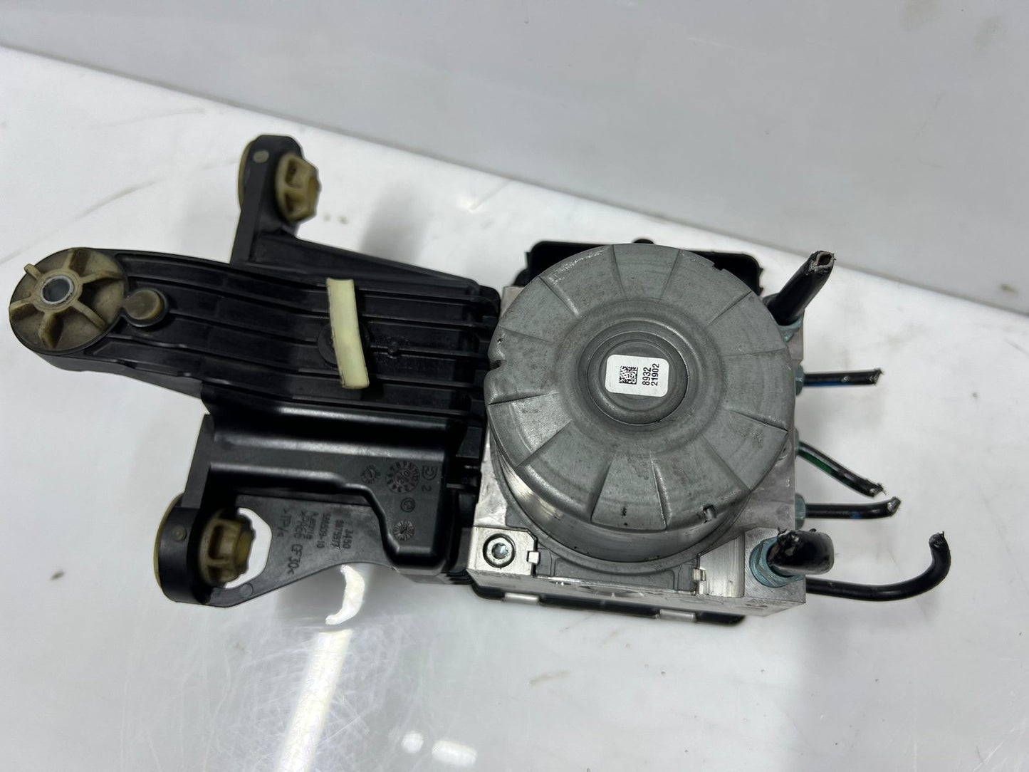 2020-2024 BMW 330i Abs Anti Lock Brake Pump Control Unit 5A25EE0