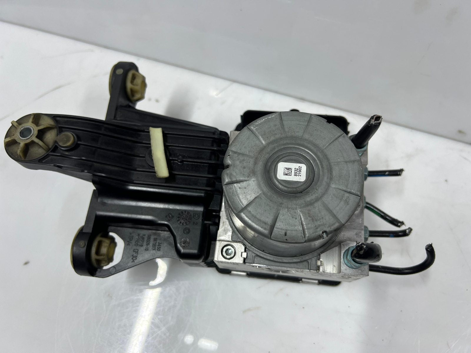 2020-2024 BMW 330i Abs Anti Lock Brake Pump Control Unit 5A25EE0