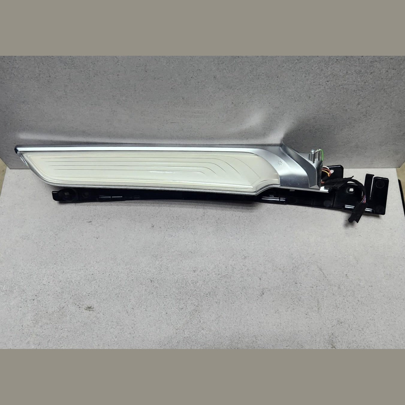 2016-2019 BMW 750i Rear Door Window Sunshade 7440850 7 Series G1