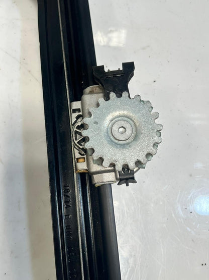 BMW 6' F07 GT F06 Window Regulator With Motor Front Right 7275398 OEM