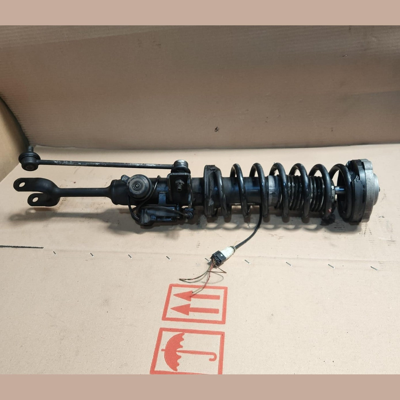 2010-2016 BMW 550i Shock Absorber Strut Front Left 6850221 5 Series F07 GT 