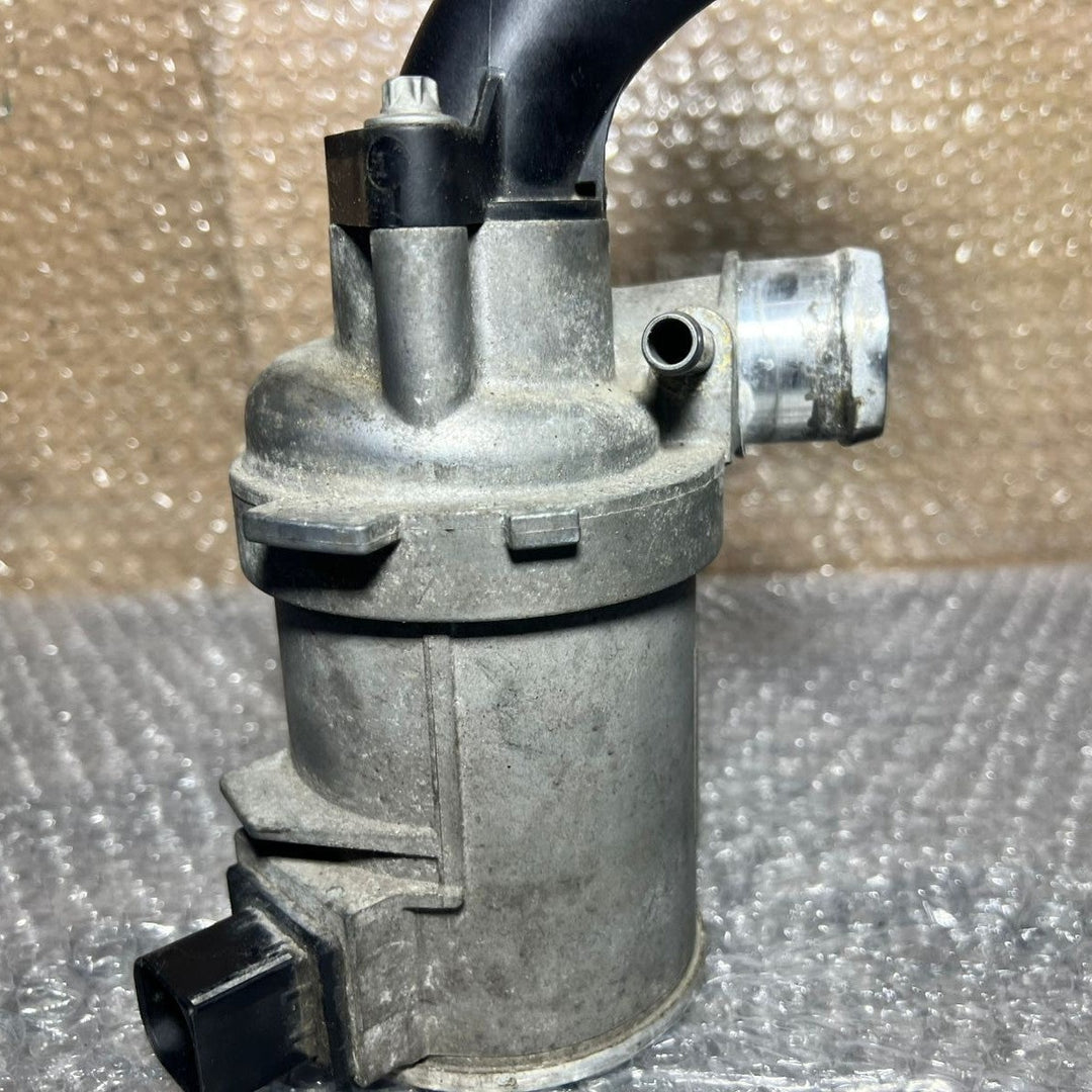 14-18 Mercedes-Benz W205 C-Class M274 Water Pump For Engine Cooling A274 2000207
