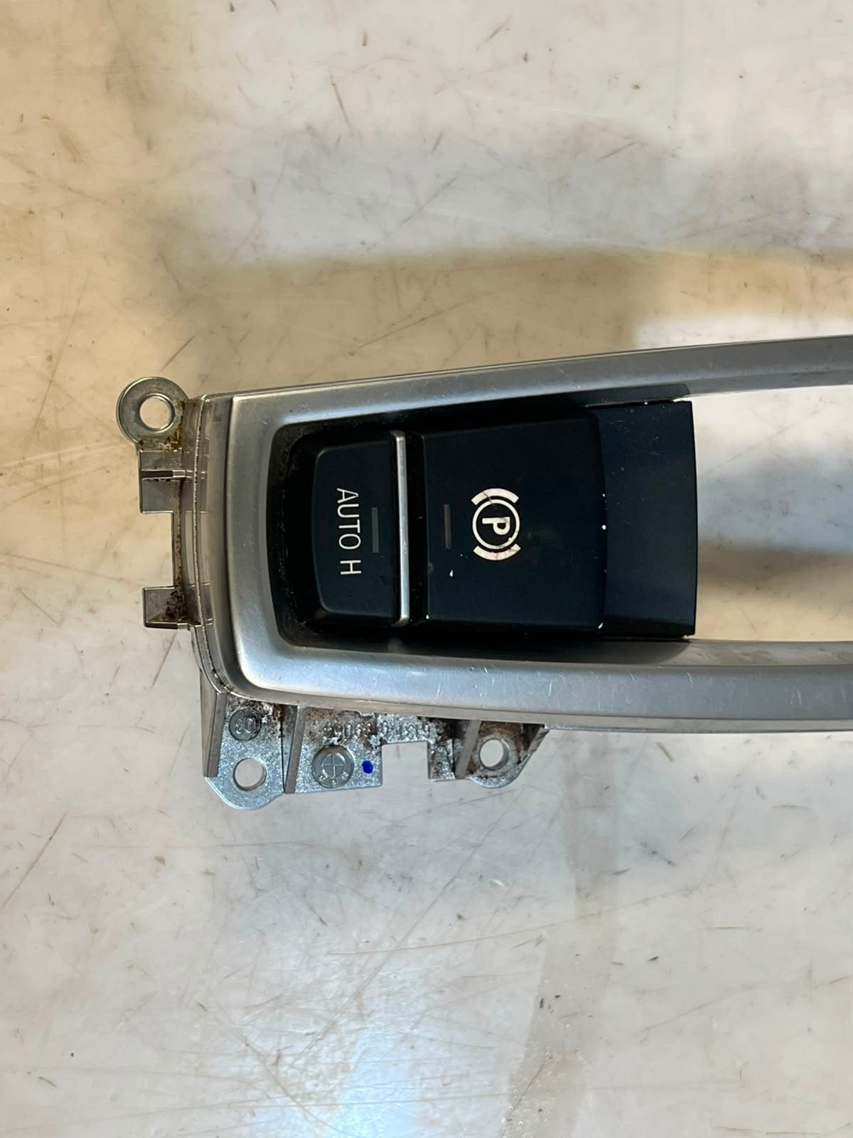 2010-2016 BMW 5 Series F10 F11 F26 F25 528i Parking Brake Contact Switch 6822518