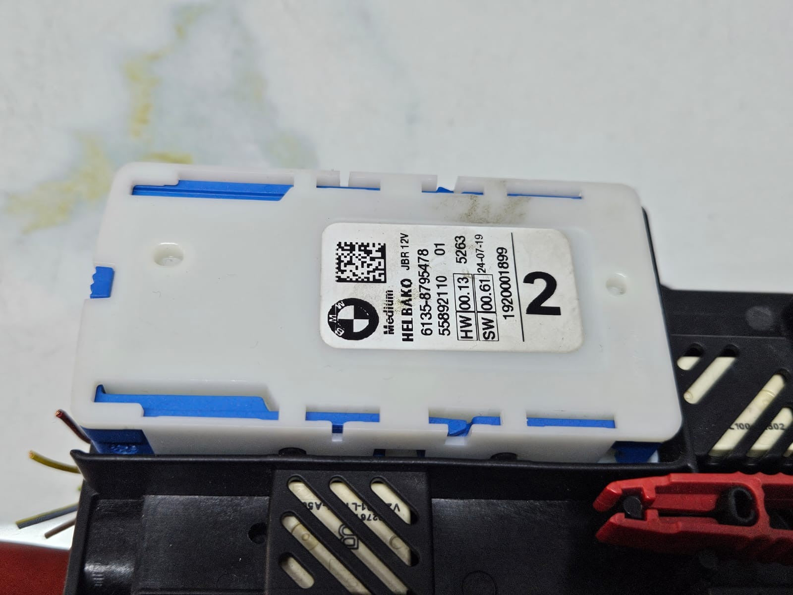 2019-2023 BMW X7 X5 G05 Rear Power Distribution Fuse Box 8706212 OEM