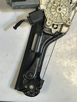Load image into Gallery viewer, 2008-2014 BMW X6 E71 RIGHT Front Door Window Regulator With Motor 7267664 OEM