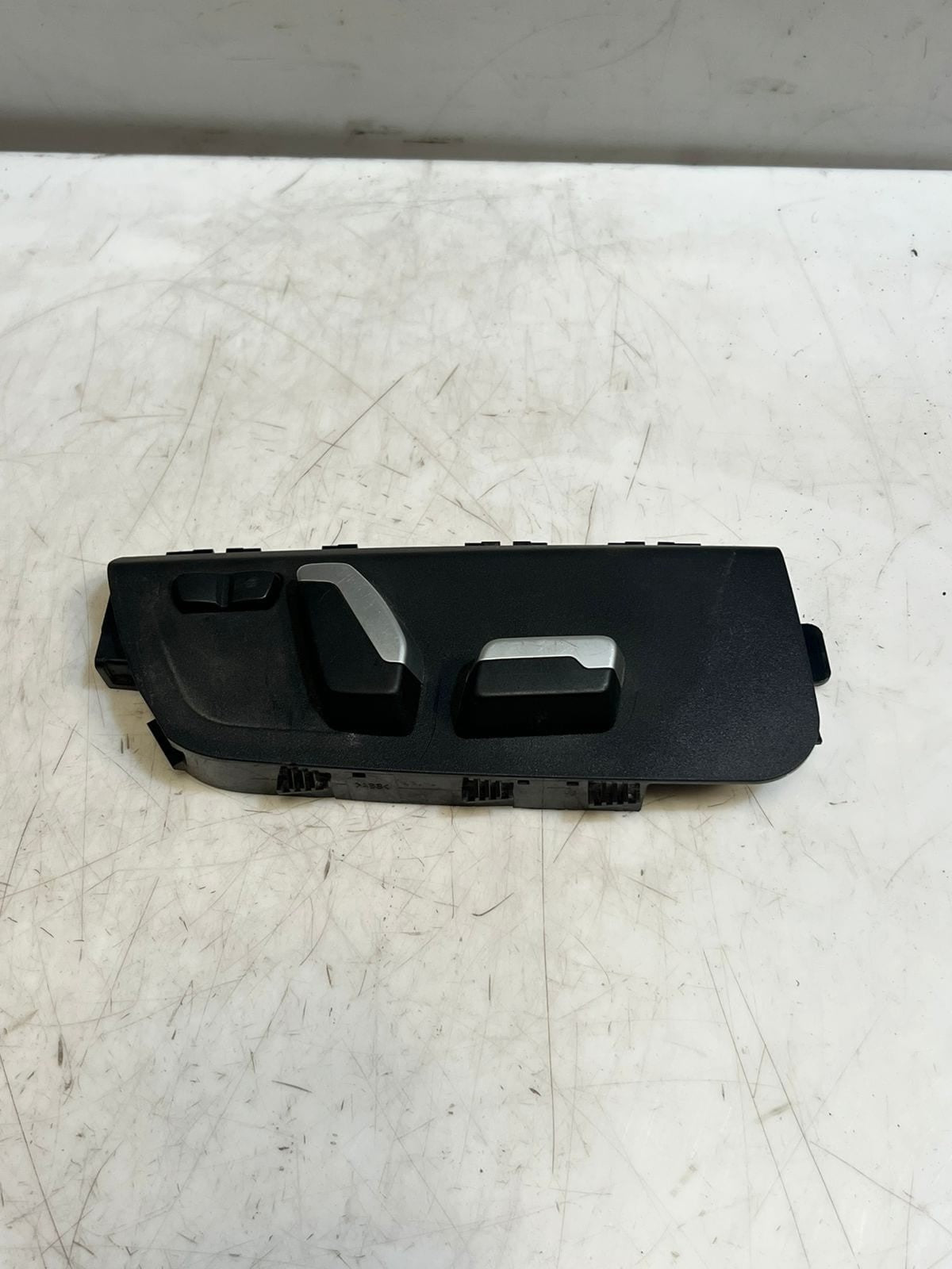 2015 BMW 320i F30 3 Series Front Right Seat ADJUSTMENT Control Switch 9382436