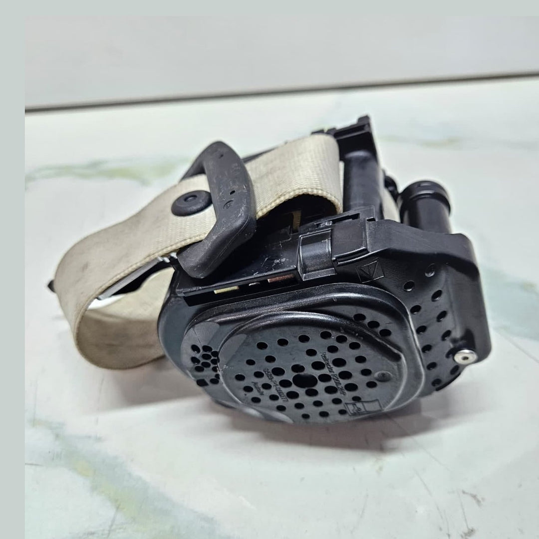 2018-2019 BMW 5 Series G30 530e Rear Left Seatbelt 7430043
