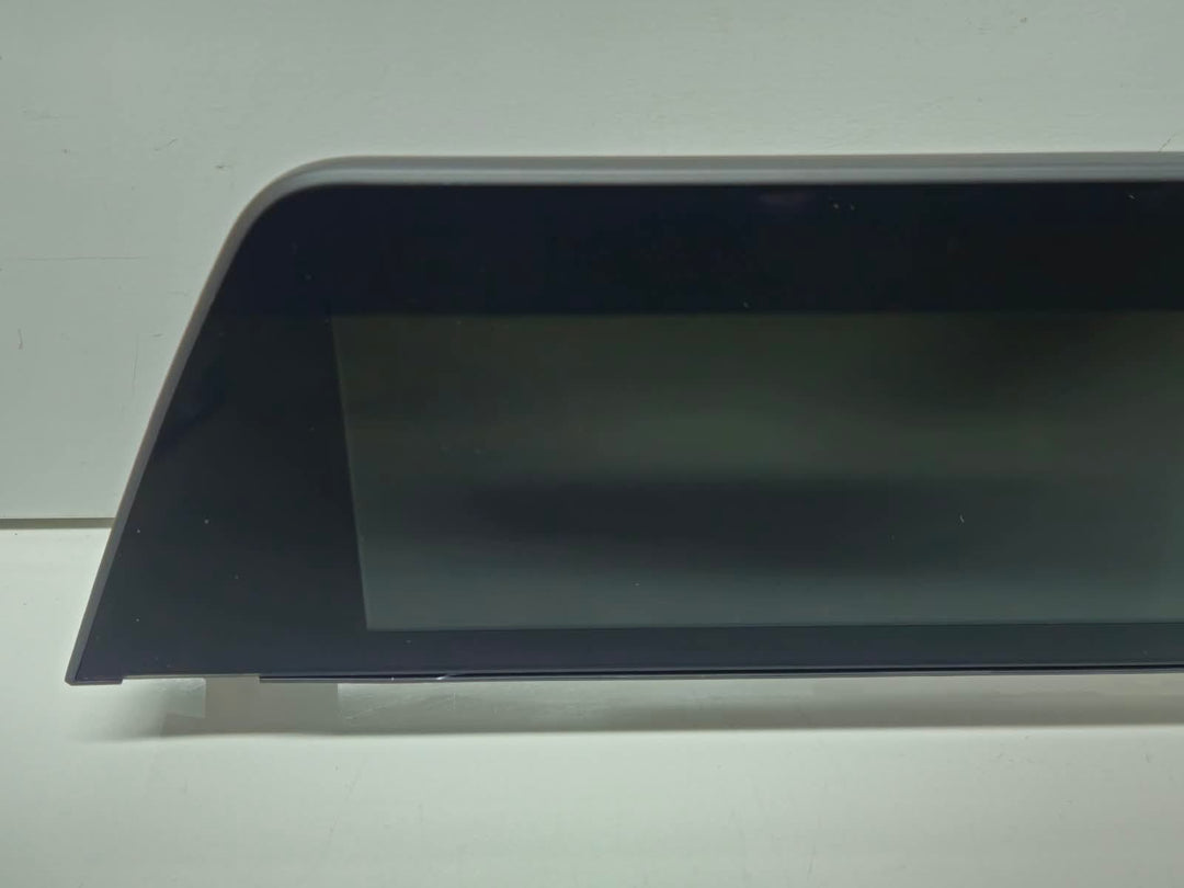 9826556-2021 BMW G26 RHD Central Information Display OEM