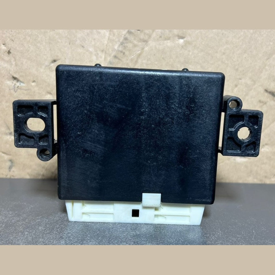 13–17 Mercedes W246 CLA / B-Class Parking Sensor Control Module A246 9000005 OEM