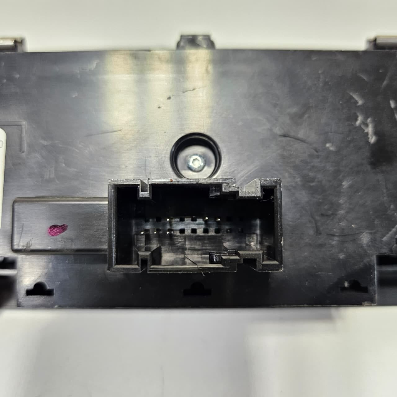 2019-2024 BMW X7 G07 Interior Fan Control Switch 9462520 Used