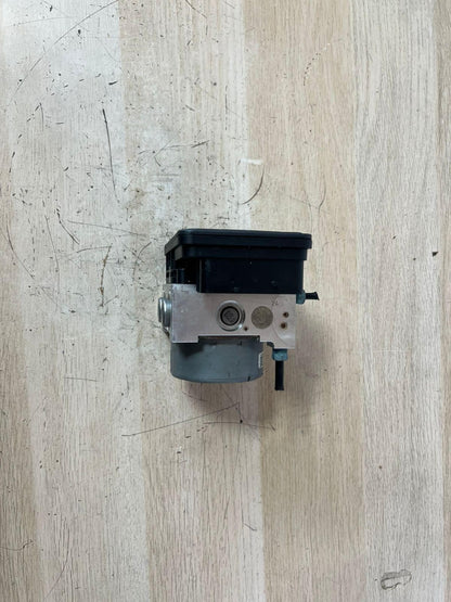 2015-2019 BMW 328i M4 F30 ABS Anti-Lock Brake Pump Module 6871110 OEM