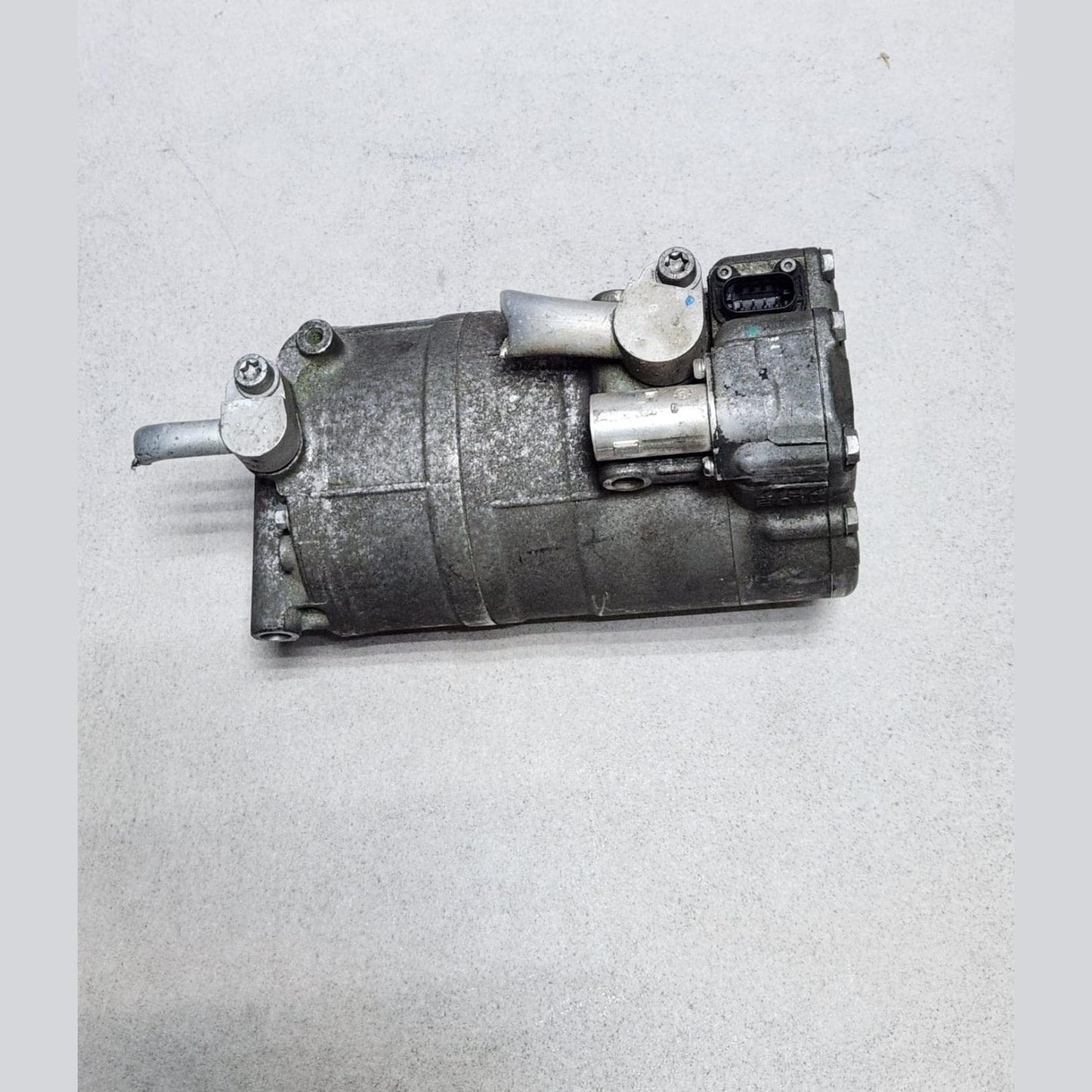 BMW Air Conditioning Compressor 9345313 F30 F10 F01 F02 F03 3 Series HYBRID