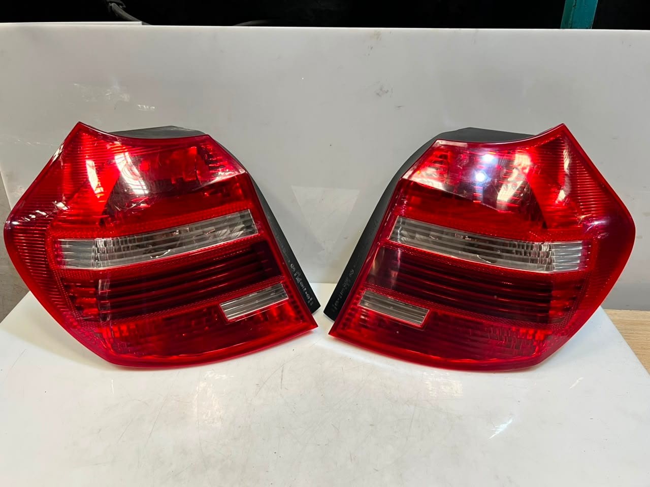 BMW 1' E81 E87 LCI 120i Rear Tail Light  RIGHT LEFT BACK LIGHT 7181298 7181297 