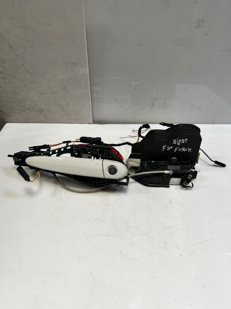 BMW 1 3 5 Series E60 E61 F20 F30 Door Lock Actuator Front Right 7229462 OEM