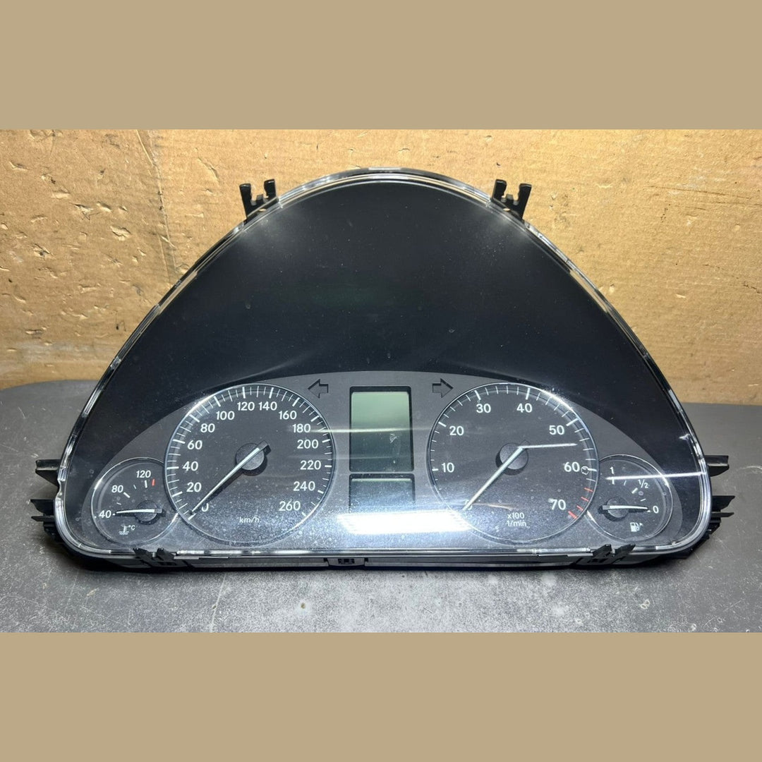 03-06 Mercedes-Benz W203 C-Class Instrument Cluster Speedometer A203 5408747 OEM