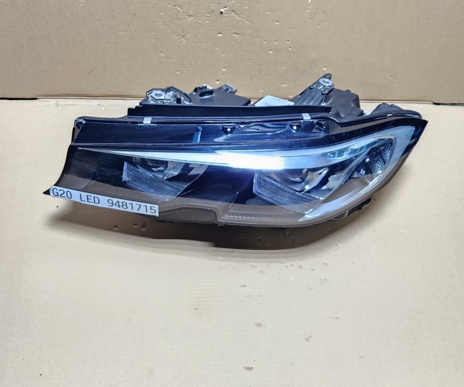 Genuine 2019-2023 BMW 330i Front LEFT Headlight 9481715 G20 and G21