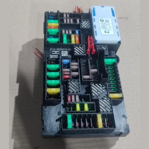 BMW F98 F97 X4 X3 G01  M BODY FUSE BOX CONTROL MODULE OEM  6828074