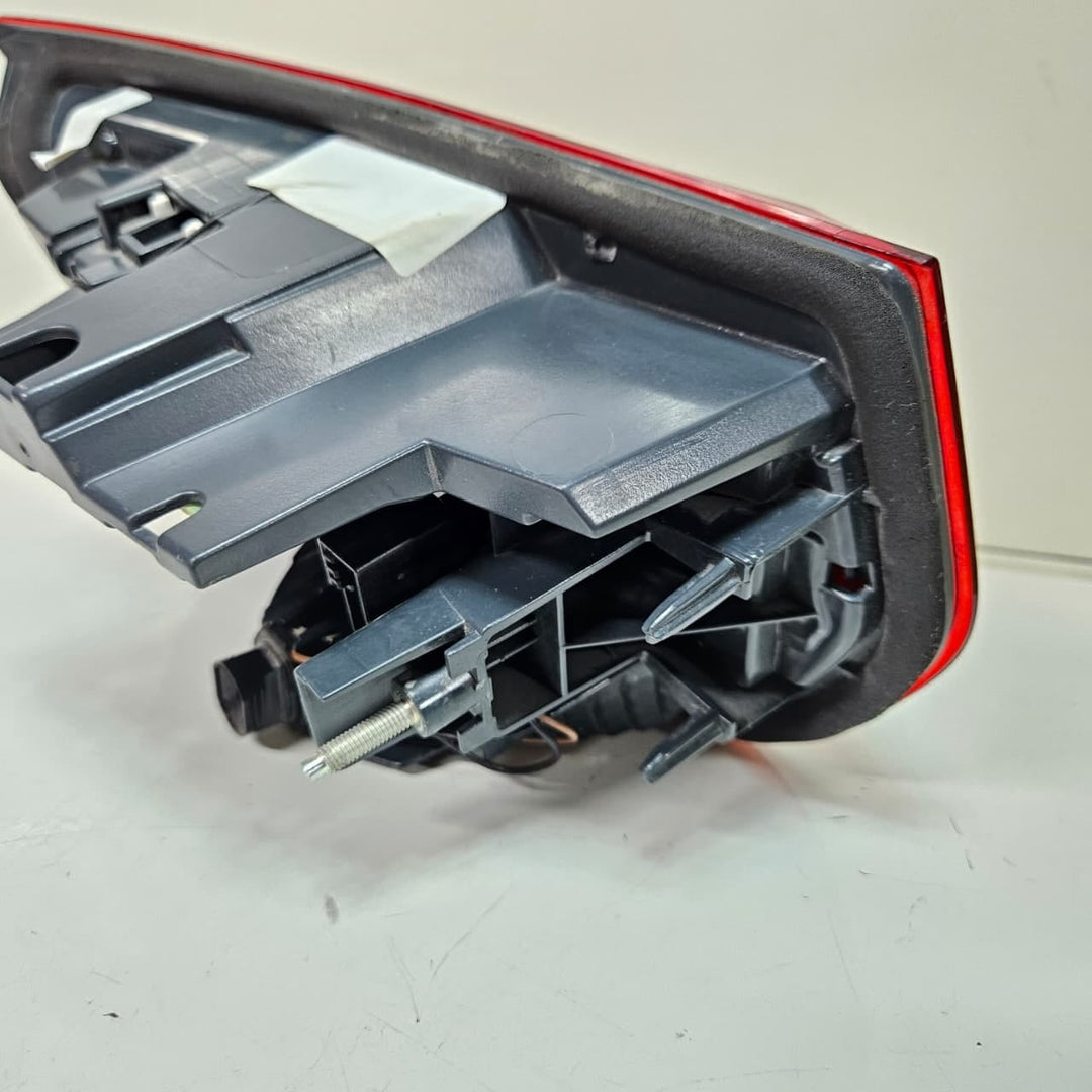 7369120-BMW 3 Series F30 F31 F35 LCI M3 F80 Rear Inner Taillight Right Side OEM