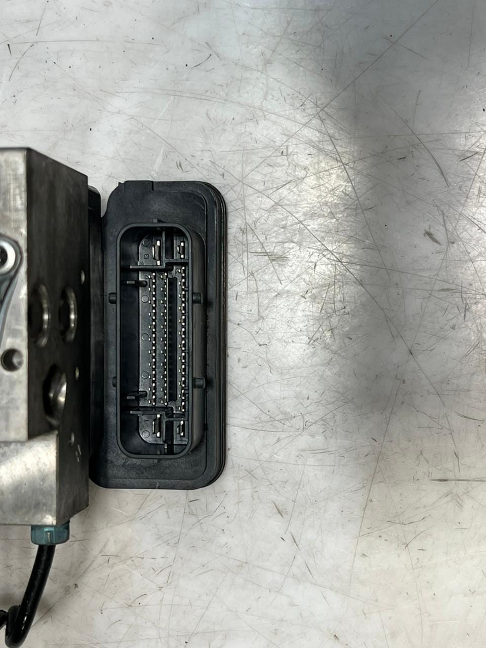 2014-2015 BMW X5 F15 and X6 F16 ABS Pump Control Module 6864790 USED